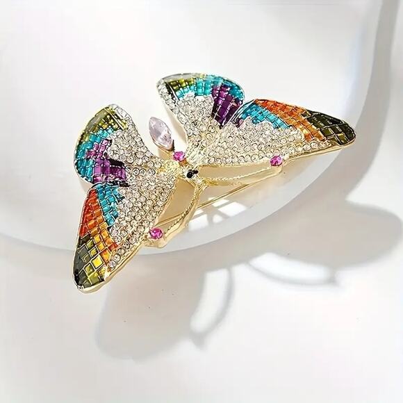 NEW Womens Butterfly Brooch Pretty Pin Multicolor Sparkling Vivid Colors Elegant - Picture 2 of 4